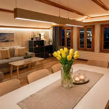 Cloud No3 Schweizer Chalet-wohnung Mit Zentraler Klimaanlage Διαμέρισμα